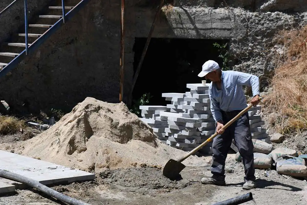 Kalecik'te imece usulü yenileme çalışması yapılıyor