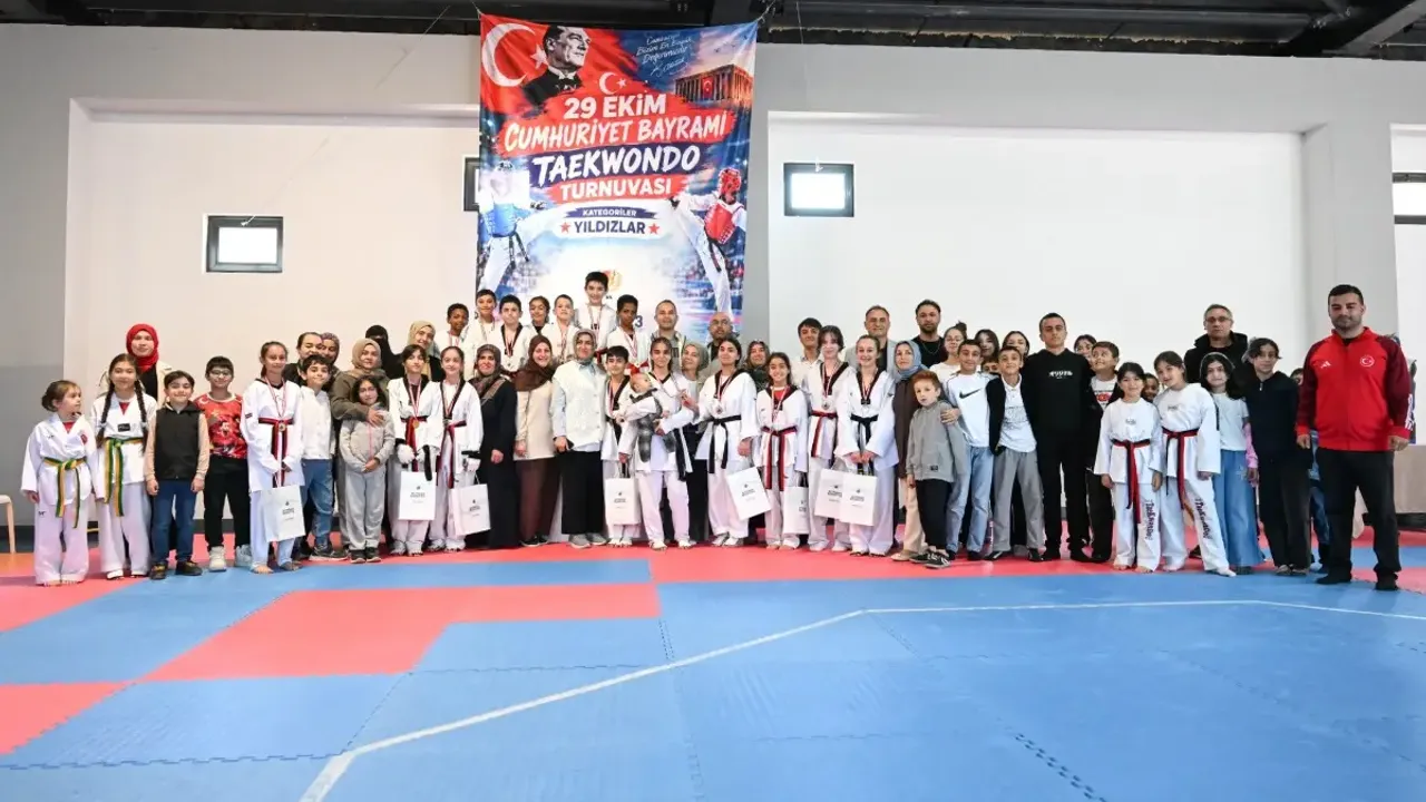 Altındağ’da Cumhuriyet coşkusu tekvando müsabakalarıyla yaşandı