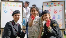 Jandarmadan Ankara Bilkent Şehir Hastanesi'ndeki çocuklara sürpriz