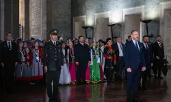 Dünya çocukları Anıtkabir'i ziyaret etti