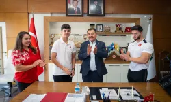 Gölbaşı’nın şampiyonlarına Başkan Odabaşı’ndan altın takdimi