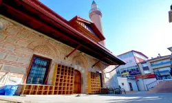 Kalecik’teki Tarihi Camii Zamana Direniyor