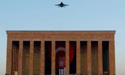 SOLOTÜRK'ten Anıtkabir semalarında saygı uçuşu
