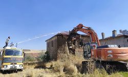 Pursaklar’da Metruk Binalar Yıkılıyor