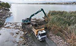 Mogan Gölü’nde 2. Etap Temizlik Çalışmaları Başladı