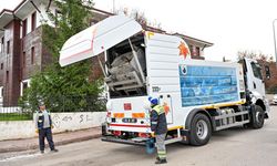 Altındağ’da Çöp Konteynerleri Yeni Sistemle Yerinde Temizleniyor
