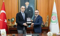 ELoGE ödülü Erdal Beşikcioğlu’na verildi