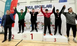 Altındağlı güreşçiler Türkiye grup maçlarında 5 madalya aldı