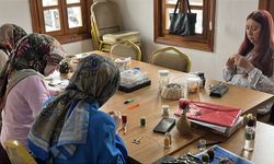 Çubuklu Kadınların El Emeği Sanata Dönüşüyor