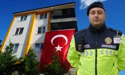 Ankara’da şehit olan astsubayın baba ocağına bayrak asıldı