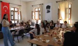 Keçiören Belediyesi'nden ailelere Etkili ve Yetkin Ebeveynlik eğitimi