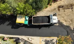 Etimesgut’ta kaldırım ve asfalt çalışmaları hızlandı
