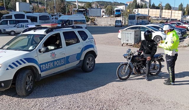Beypazarı'nda trafik ekiplerinden motosikletlilere denetim