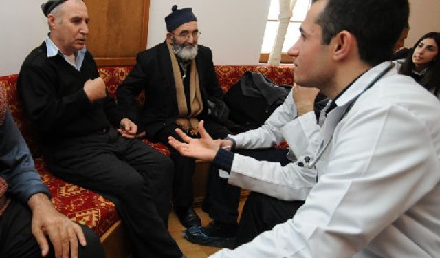 Pursaklar'da Dede Torun evlerinde kucaklaşma