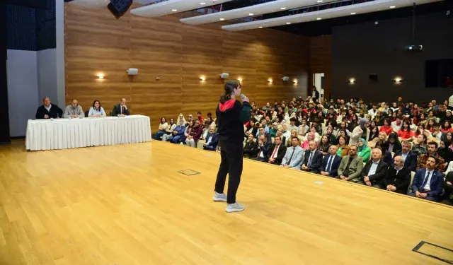 Genç hatipler Kahramankazan'da sahnede hünerlerini sergiledi