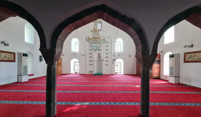 Beypazarı’nda aileler camide bir araya geliyor