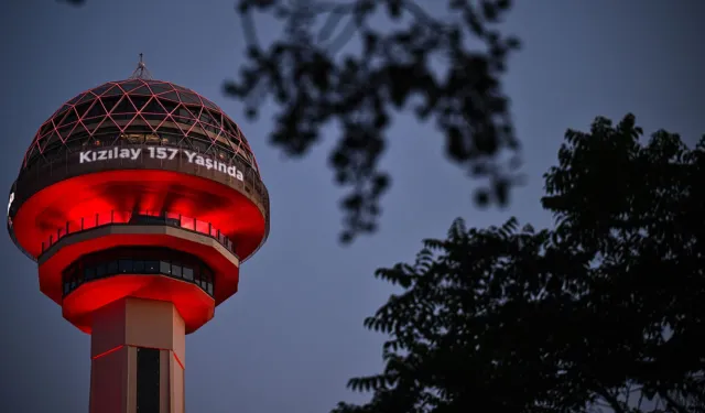 Atakule, Kızılay’ın 157. Yılı için kırmızıya büründü