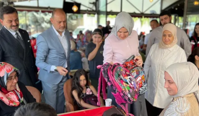 AK Parti Yenimahalle'den öğrencilere kırtasiye desteği