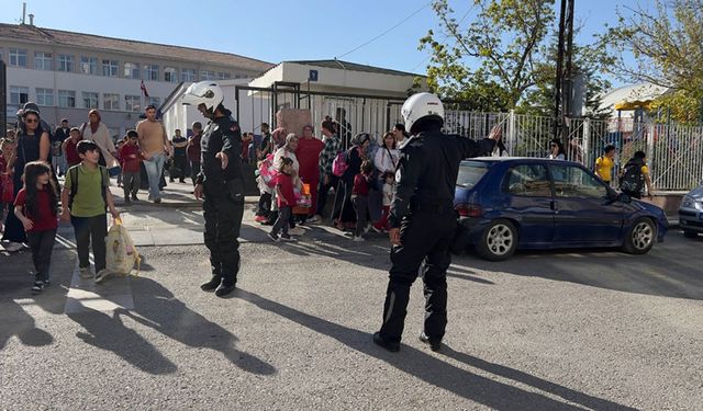 Keçiören Zabıtası Okul Önlerinde Güvenli Ulaşım Nöbetinde