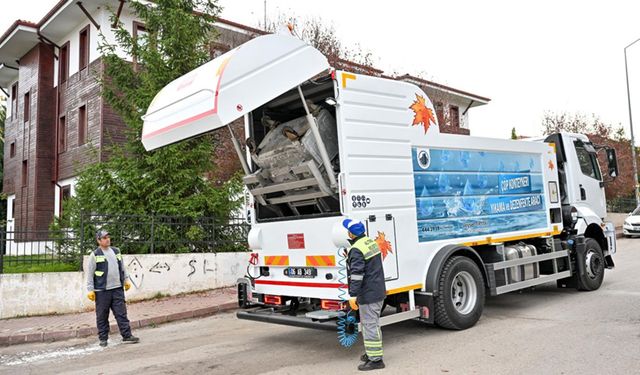Altındağ’da Çöp Konteynerleri Yeni Sistemle Yerinde Temizleniyor