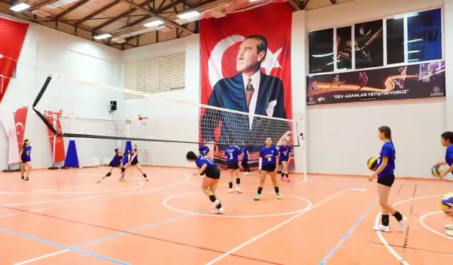 Beypazarı’nın küçük kızları voleybolda parlıyor