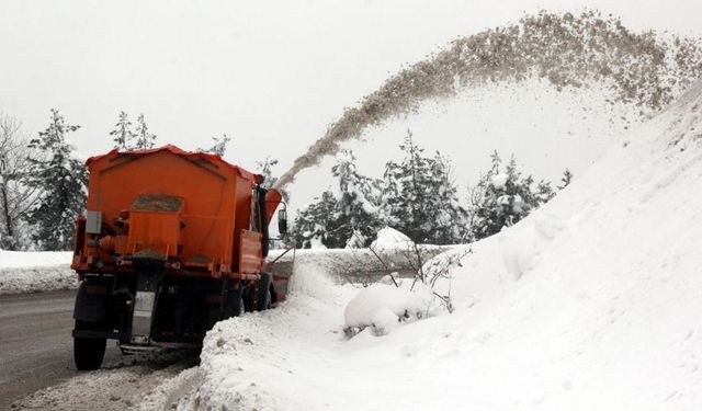 Beypazarı’nda Kar Mesaisi Sürüyor