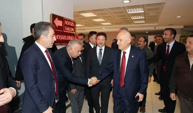 Yenimahalle’de Başkan Yaşar taksicilerin sorunları dinledi