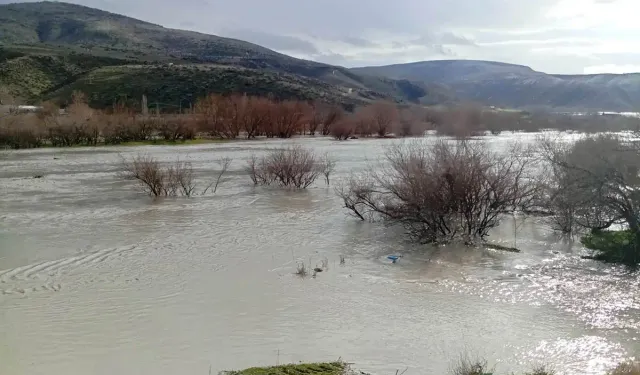 Beypazarı’nda ekili araziler su altında