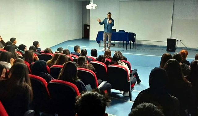 Beypazarı’nda Ramazan Ayına Özel Gençlik Semineri