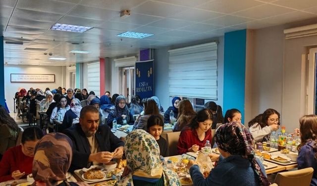 Kızılcahamam Belediye Başkanı Acar, Gençlerle İftarda Buluştu