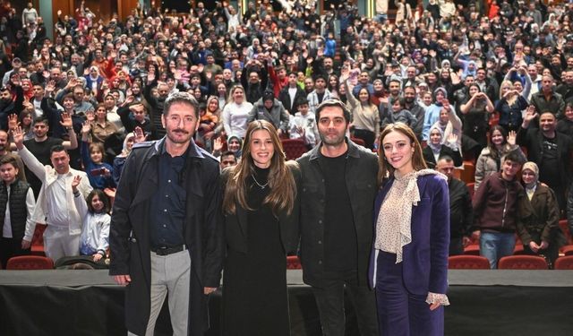 "Teşkilat" Dizisi Oyuncuları Külliye'de Sevenleriyle Buluştu