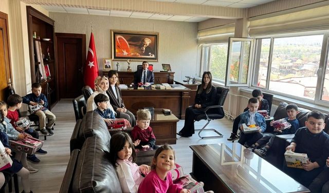 Güdüllü Minikler Sordu, Kaymakam Naim Akar Cevapladı
