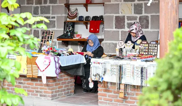 Hamamönü El Ürünleri Satış Pazarı’nda Anneler Günü fuarı açıldı