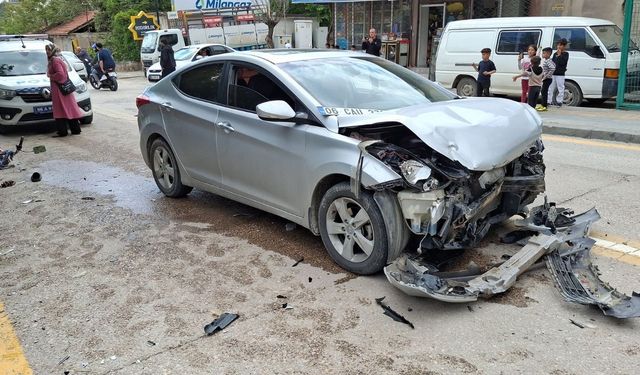 Beypazarı'nda Otomobil ile Elektrikli Bisiklet çarpıştı