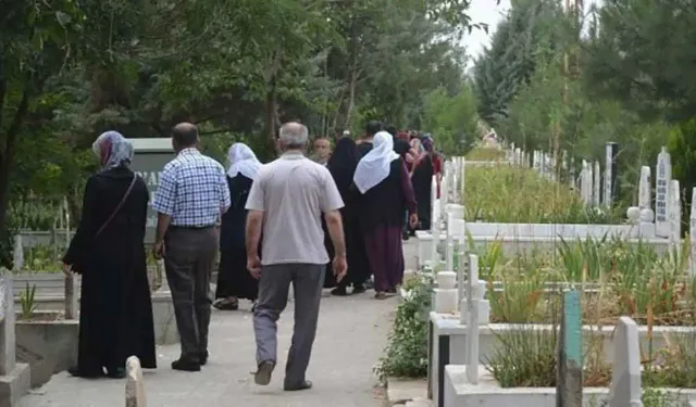 Keçiören Belediyesi mezarlık ziyareti için servis hizmeti verecek
