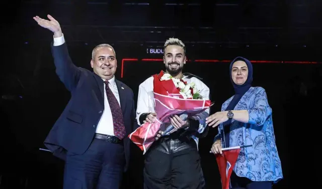 Keçiören'de gençler SEFO konserinde buluştu