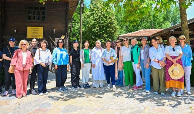 Büyükelçi eşleri Altınköy'de