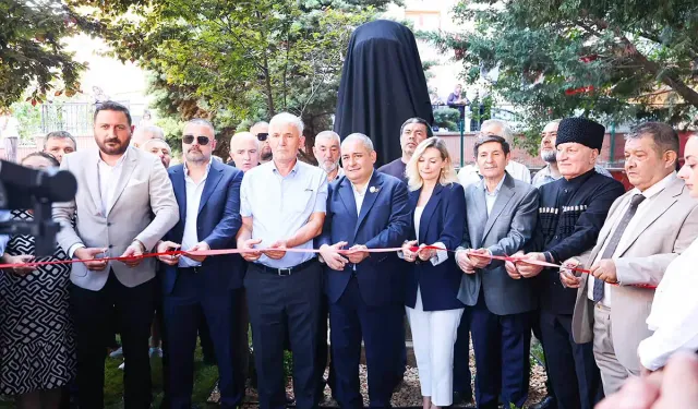 Şeyh Şamil büstü Keçiören’de törenle açıldı