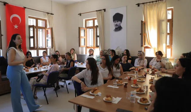 Keçiören Belediyesi'nden ailelere Etkili ve Yetkin Ebeveynlik eğitimi