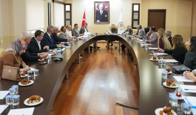 Etimesgut Belediye Başkan Vekili muhtarlarla buluştu