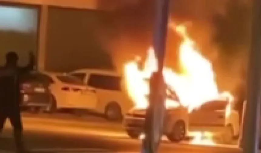 Polatlı'da seyir halindeki otomobil alev aldı!