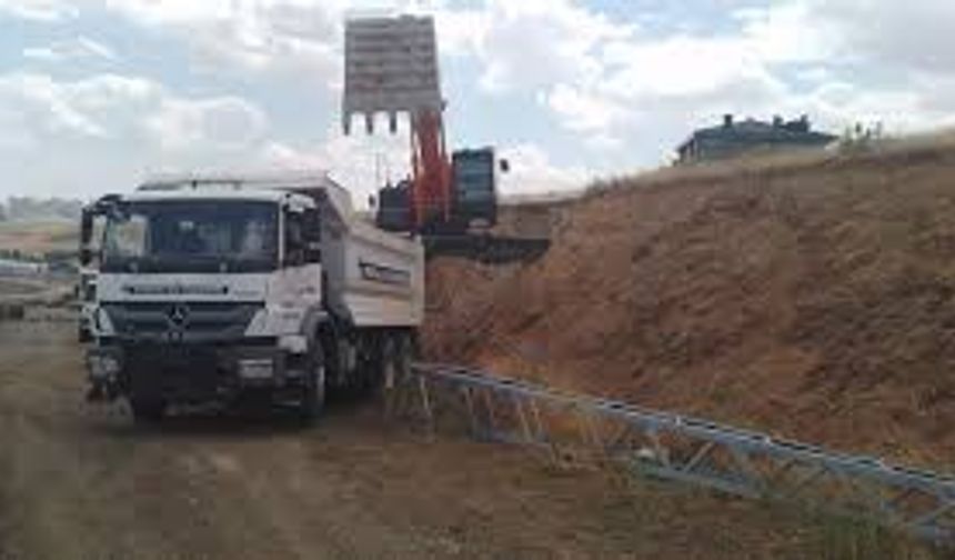 Pursaklar Belediyesi ilçenin yol ağını genişletiyor