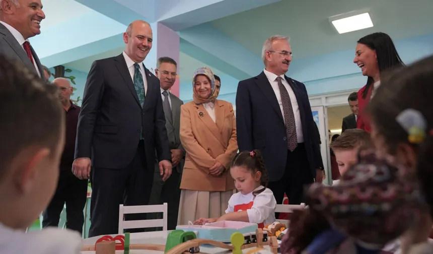 Sincan'da Filistinli çocuklar unutulmadı