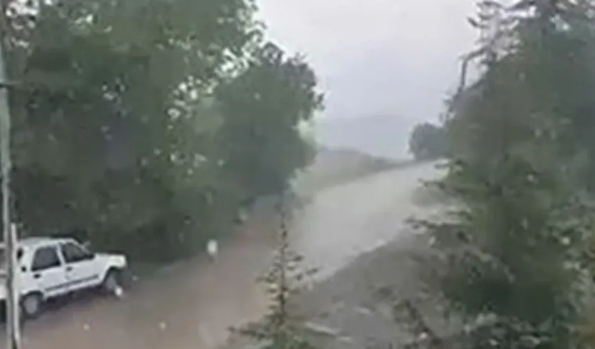 Kahramankazan'da etkili olan dolu günlük yaşamı etkiledi