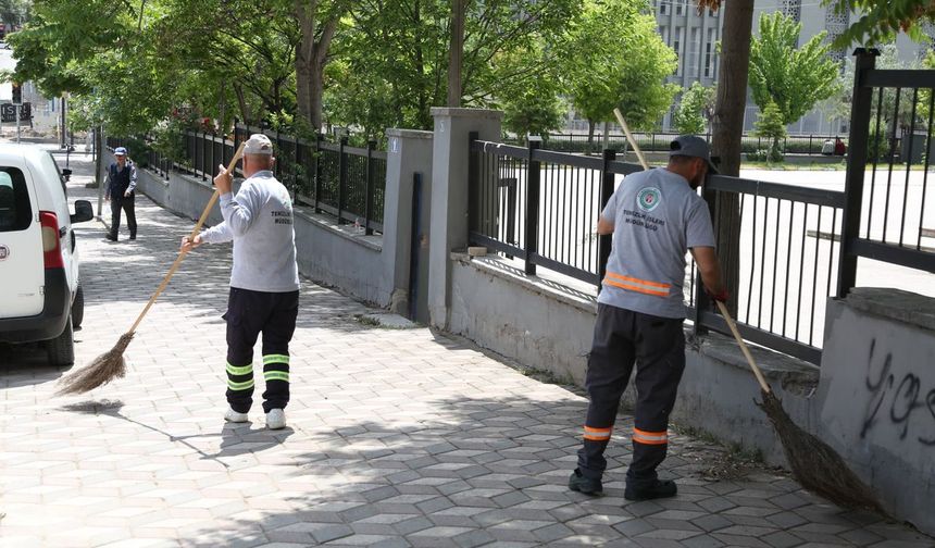 Etimesgut Belediyesi'nden bayram öncesi temizlik!