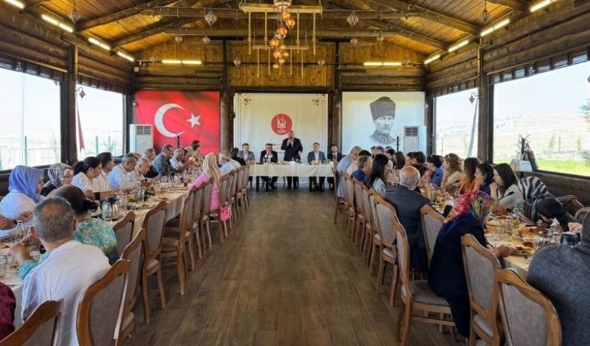 Keçiören Belediye Başkanı Muhtarlarla Bir Araya Geldi