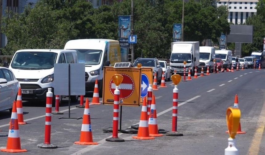 Sıhhiye Köprüsü'ndeki Bakım Çalışmaları Trafiği Kilitledi