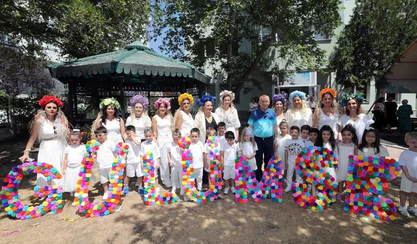 Yenimahalleli miniklerden renkli yıl sonu kutlaması