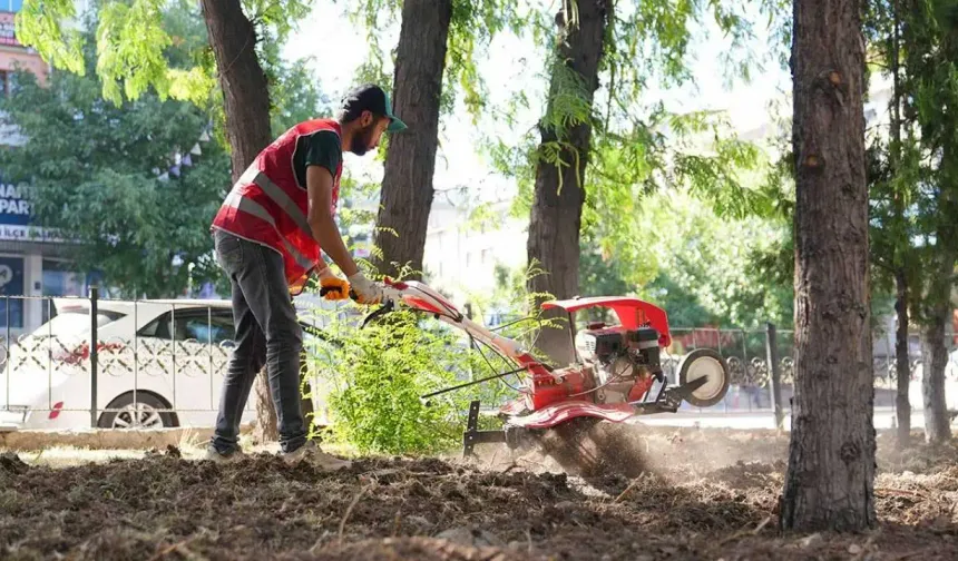 Keçiören’de park ve yeşil alanlara estetik dokunuş!