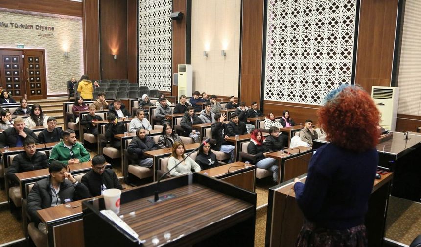 Keçiören’de Stajyerler Hayata Hazırlanıyor